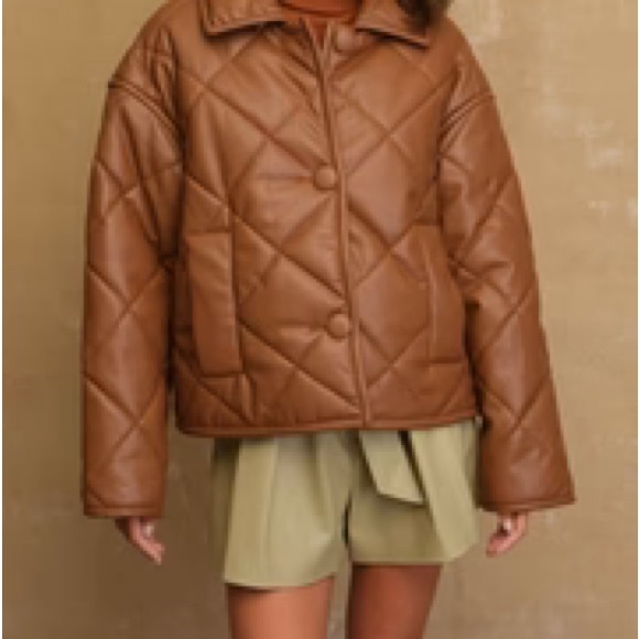 Elie Elie Tahari. Faux leather quilted coat featuring drop shoulder sleeves - Picture 6 of 6